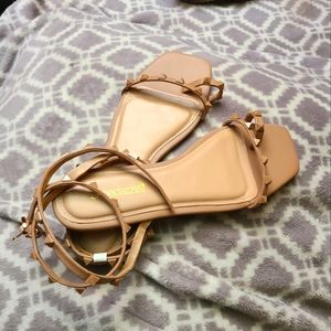 Studded Flat Sandal Beige Shoe dazzle size 7.5